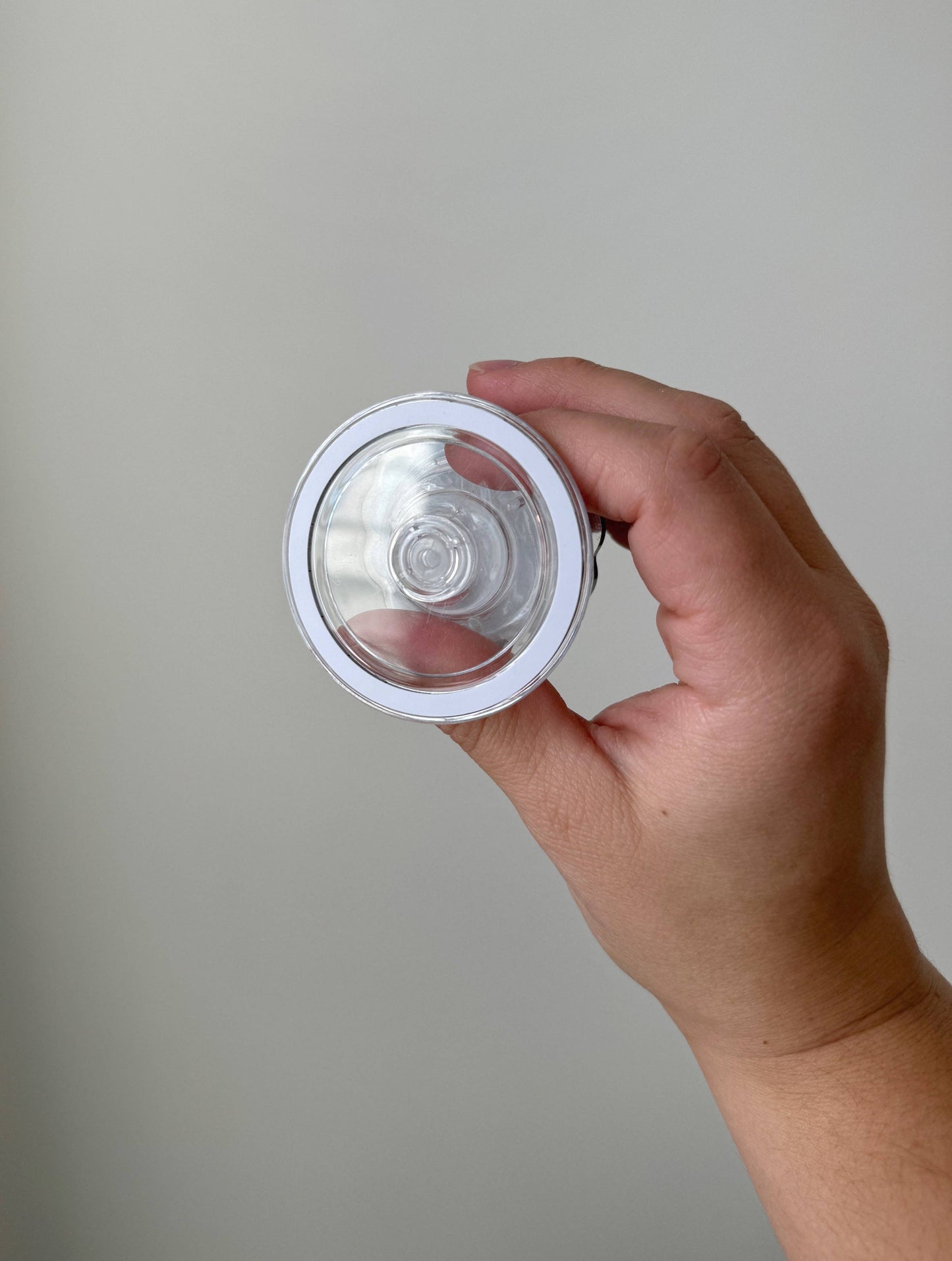 Kindle Girlie - Magnetic Kindle Accessory & Holder